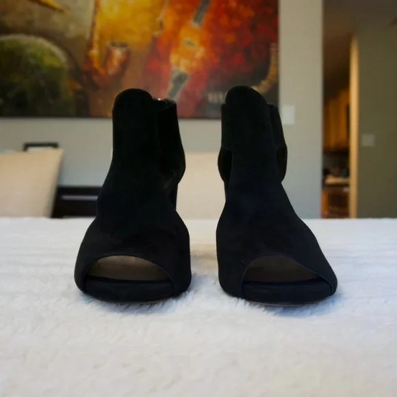 MICHAEL Michael Kors' Sabrina Pumps - Black - Picture 2 of 6